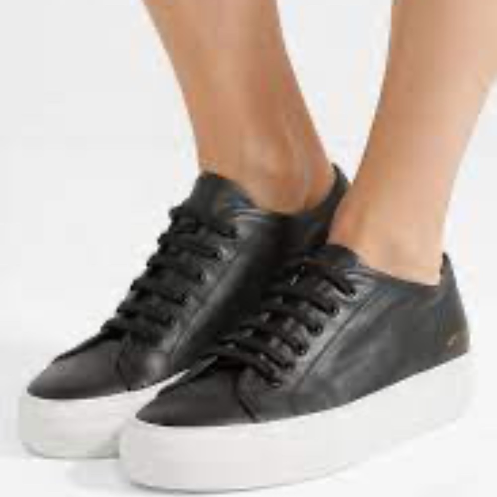 COMMON PROJECTS Black Tournament Low Super Sneakers